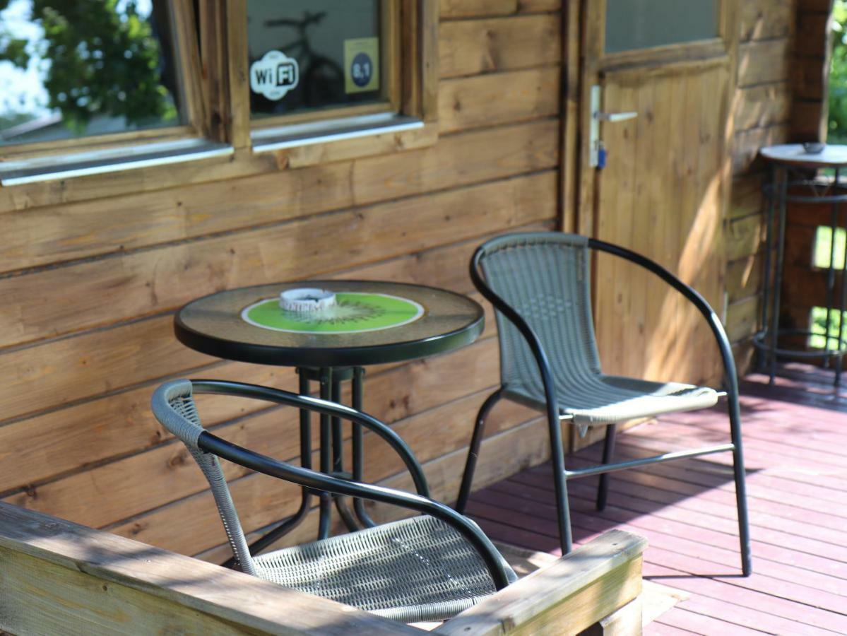 Cozy Summer House With Free Parking Near City Center & Beach Kuressaare Eksteriør billede